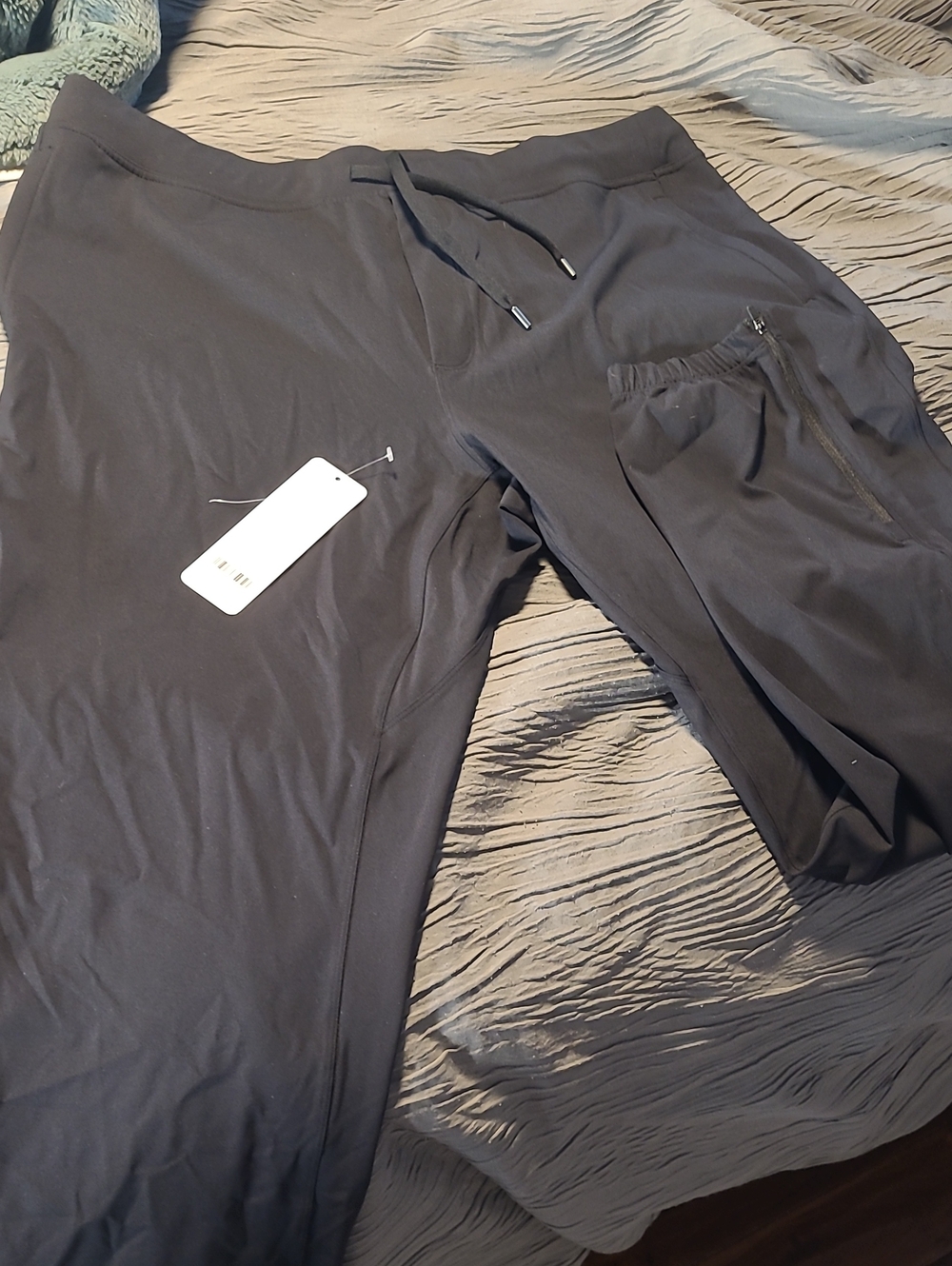 CRZ YOGA Men's Black Jogger Sweatpants with Zip Pocket
